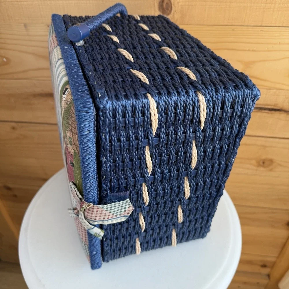 Vtg Woven Sewing Basket Wicker Americana *Flaws* Cottagecore Farmhouse Blue‎ USA